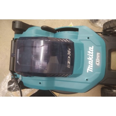 OUTLET Makita DLM432PT2 Aku kosiarka 430mm Li-ion LXT (2x5,0Ah/18V) PO SERWISIE OUTLET Makita DLM432PT2 Aku kosiarka 430mm Li-ion LXT (2x5,0Ah/18V) PO SERWISIE