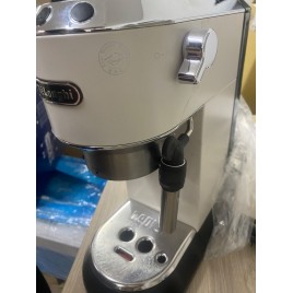 WYPRZEDAŻ DeLonghi Dedica Style EC 685.W UŻYWANY, PO SERWISIE, USZKODZONE OPAKOWANIE
