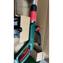 OUTLET!! BOSCH UniversalGrassCut 18V-26-500 Akumulatorowa podkaszarka do trawy, 1x2,0 Ah