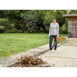 Black & Decker BCBL200L Osiowa dmuchawa do liści (18V/1x2,0Ah)