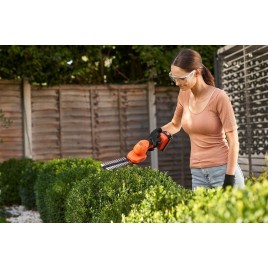 Black & Decker BCSS18B Nożyce do trawy i krzewów (20cm/18V/bez akumulatora)