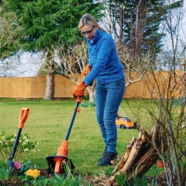 Black & Decker BETL1820L Glebogryzarka akumulatorowa (20cm/18V/1x2,0Ah)