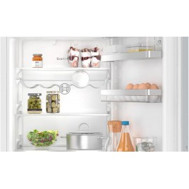 Bosch Serie 6 Lodówka z dolnym zamrażalnikiem do zabudowy 177.2 x 55.8 cm KIN86ADB0