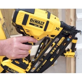 DeWALT DCN660NT Akumulatorowa gwoździarka 63 mm XR (18V/bez aku) Tstak