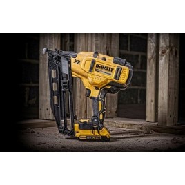 DeWALT DCN660NT Akumulatorowa gwoździarka 63 mm XR (18V/bez aku) Tstak