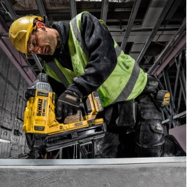 DeWALT DCN890P2 Aku gwoździarka do betonu XR (57mm/18V/2x5,0Ah) kufr Tstak