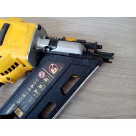 WYPRZEDAŻ DeWALT DCN692N Aku Gwoździarka 90 mm XR (18V/bez aku) PO SERWISIE
