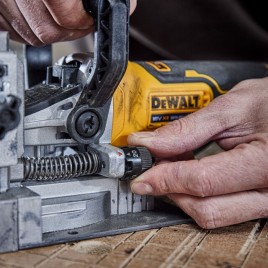 DeWALT DCW682N Aku.Frezarka Lamelownica XR 18 V, bez akumulatora i ładowarki