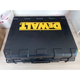 WYPRZEDAŻ DeWALT DCN660D2 Akumulatorowa gwoździarka 63 mm XR (2x2,0Ah/18V) Tstak UŻYWANY