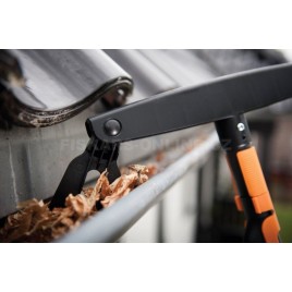 Fiskars Zestaw do czyszczenia rynien + trzonek teleskopowy L 1001425