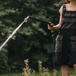 Fiskars Konewka 3 funkcje, sterowanie z przodu 1065488