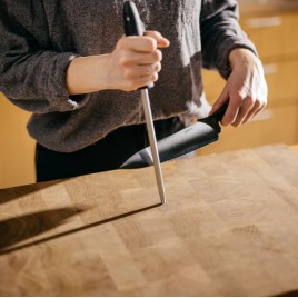 Fiskars Essential Ostrzałka (20 cm) 1065581