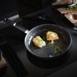 Fiskars Patelnia Hard Face 28 cm 1075520