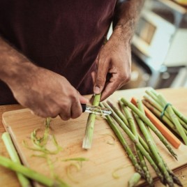 Fiskars Obieraczka stała (17,2 cm) 1079907