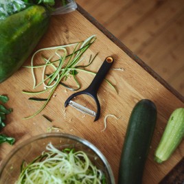 Fiskars Obieraczka poprzeczna julienne (15,2 cm) 1079909