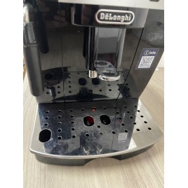WYPRZEDAŻ DeLonghi Magnifica S Ekspres automatyczny ECAM 22.115.B PO SERWISIE 