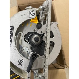 WYPRZEDAŻ DeWALT DCS572NT Aku. pilarka tarczowa, średnica tarczy: 184 mm XR (18V)