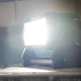 Makita ML009GX Latarka LED Aku Li-ion LXT/XGT 40V Z