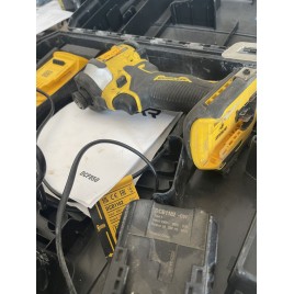 WYPRZEDAŻ DeWALT DCF850D2T Aku Zakrętarka udarowa 1/4" (18V/2x2,0Ah) Tstak PO SERWISIE