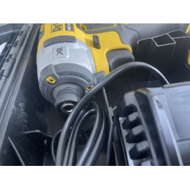 WYPRZEDAŻ DeWALT DCF887P2 Zakrętarka udarowa 1/4" (205Nm/18V/2x5,0Ah) Tstak PO SERWISIE