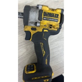 DeWALT DCF922N Aku. klucz udarowy (1/2"/406 Nm) XR 18V bez aku PO SERWISIE, UŻYWANY