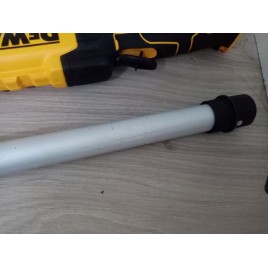 WYPRZEDAŻ DeWALT DCMPS567P1 Pilarka łańcuch na wysięgniku XR 20cm (1x5,0Ah/18V)