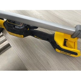 OUTLET DeWALT DCMST561N Podkaszarka akumulatorowa (18V/36cm) PO SERWISIE