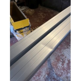 WYPRZEDAŻ DeWALT DE7033-XJ Uniwersalne stanowisko robocze USZKODZONE