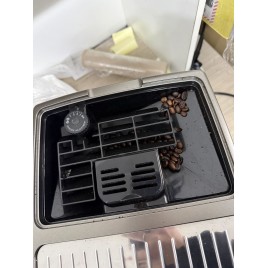 OUTLET DeLonghi Dinamica Plus Ekspres automatyczny ECAM 370.95.T PO SERWISIE, UŻYWANY