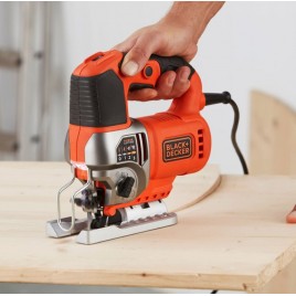Black & Decker BES610K Wyrzynarka 650W+ Walizka
