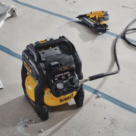 DeWALT DCC1018N Kompresor akumulatorowy (10l/ 9.6 bar/ 2,8 l/min) (18V/bez aku)