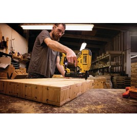 DeWALT DCN681D2 Akumulatorowy zszywacz XR (38mm/18V/2x2,0Ah) Tstak