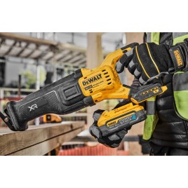 DeWALT DCS386H2T Piła szablasta (18V/2x5,0Ah PowerStack) Tstak