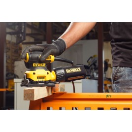 DeWALT DWE6411 Szlifierka oscylacyjna 230W (108x115 mm)
