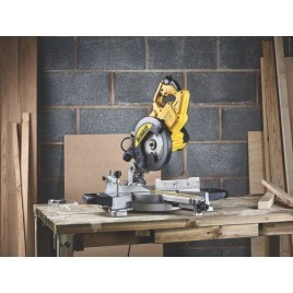 DeWALT DWS773 Pilarka ukosowa 230V (1300W/216 mm)
