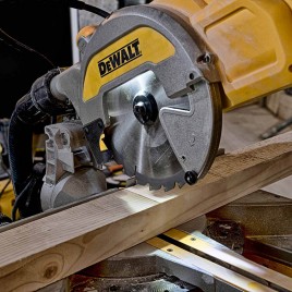 DeWALT DWS777 Pilarka ukośnica (1800W/216mm)