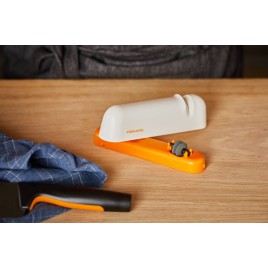 Fiskars Roll-Sharp Functional Form Ostrzałka do noży kuchennych, 16cm 1014214