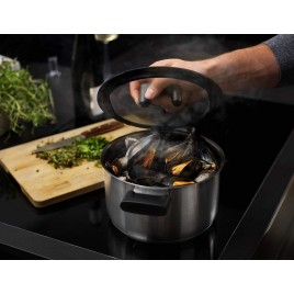 Fiskars Hard Face Steel Garnek z pokrywką 5l 1052241