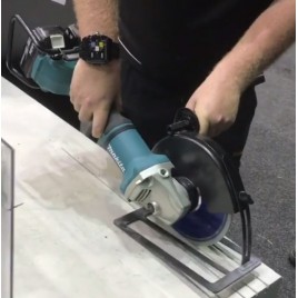 Makita DGA900PT2 Aku szlifierka kątowa 230mm, Li-ion (2x18V/5,0Ah)