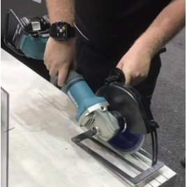 Makita DGA700Z Aku szlifierka kątowa 180mm, Li-ion 2x18V, bez aku