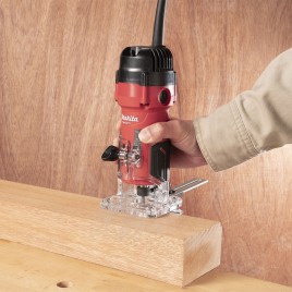 Makita M3702 Frezarka jednoręczna (6mm/530W)