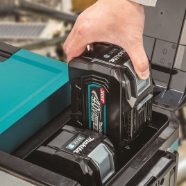 Makita CW004GZ Chłodziarko-ogrzewacz 29l Li-ion 40V/12V/24V/230V, bez aku