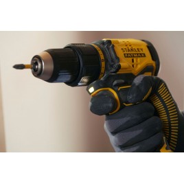 Stanley SFMCD710D2K V20 Akumulatorowa wiertarko-wkrętarka (60Nm/18V/2x2,0Ah), walizka