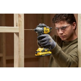 Stanley SFMCF830D2K FatMax Zakrętarka udarowa 1/4" (18V/2x2,0Ah), walizka