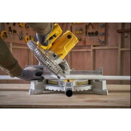 Stanley SM1650-QS FatMax Pilarka ukosowa (254mm/1650W)